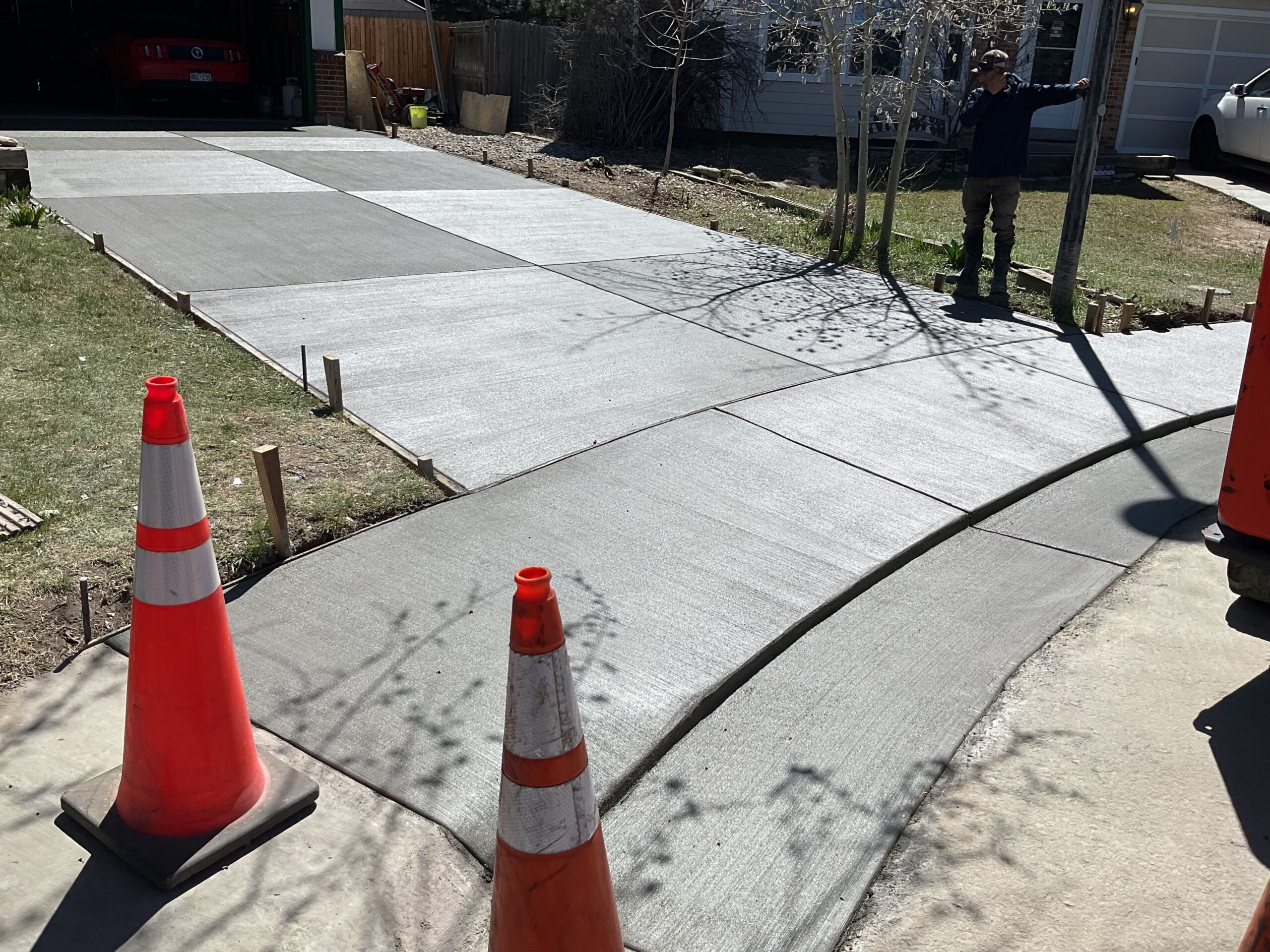 Ridgeline Concrete crew at work on a residential driveway in North Mississippi